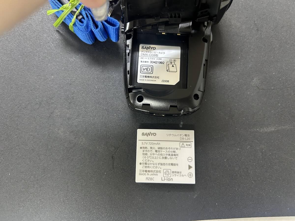 SANYO　サンヨー　Xacti　DMX-CG9　デジタルムービーカメラ　カメラ　ケース付き　ブラック?、? bimg=