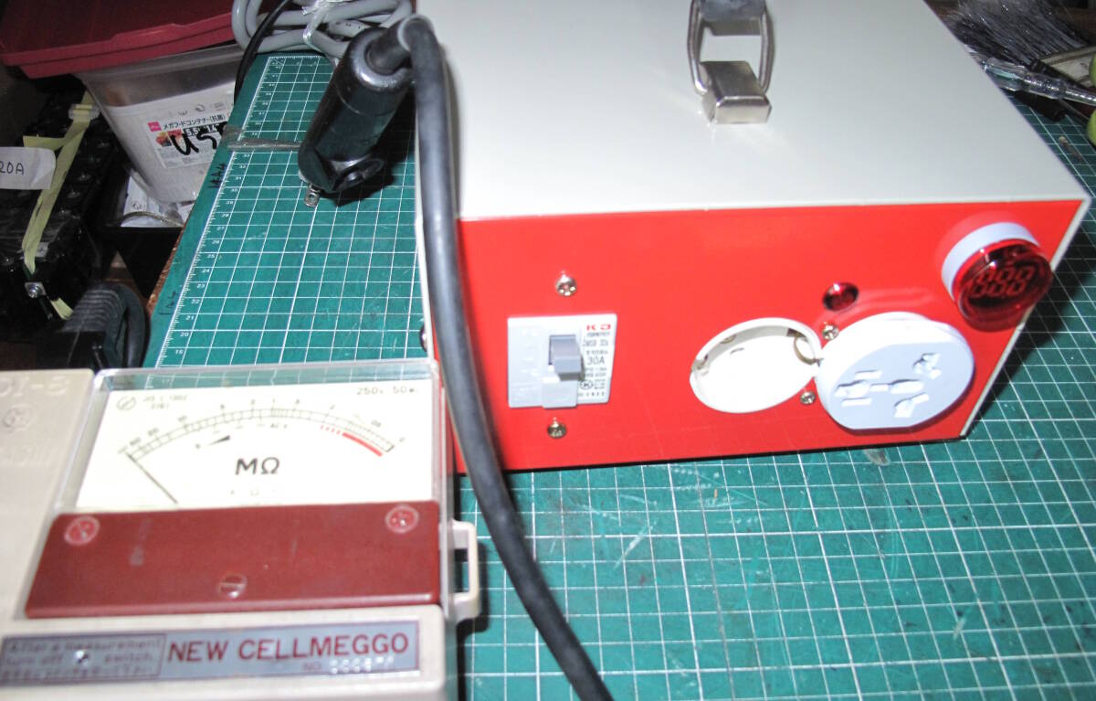 [ б/у товар ]100V- 220V pressure трансформатор 3000VA [ рабочий товар ]