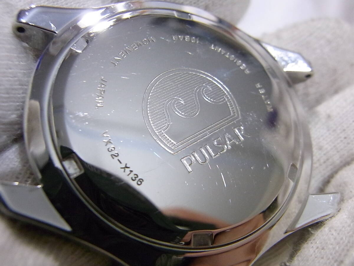 稼働 現状品 PULSAR 100m WATER RESIST VX32-X136 パルサー クォーツ アナログ(本体のみ) 【中古品】_画像4
