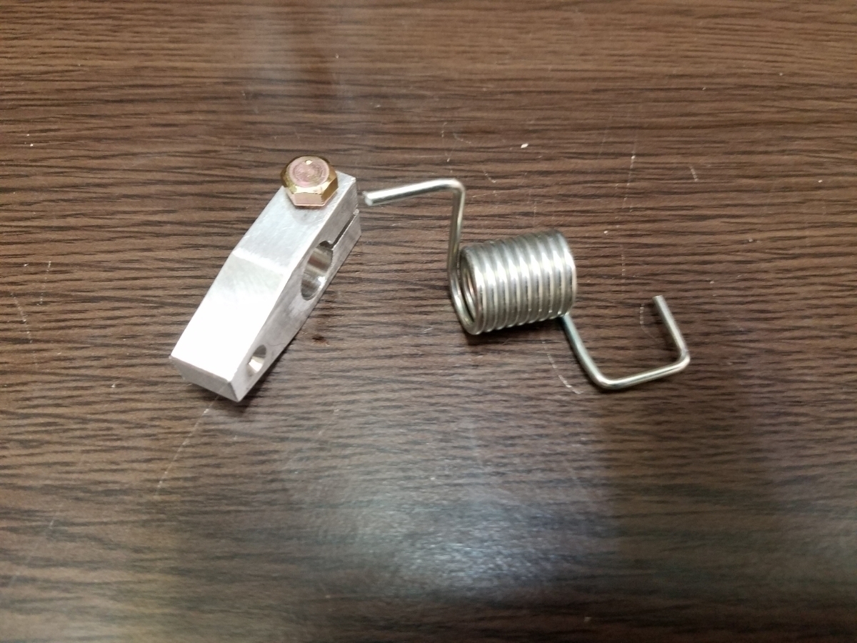 ソレックス ウェーバー インテークマニホールド構成部品 リターンスプリング&戻しレバー 新品未使用品 左巻き　10ミリシャフト用