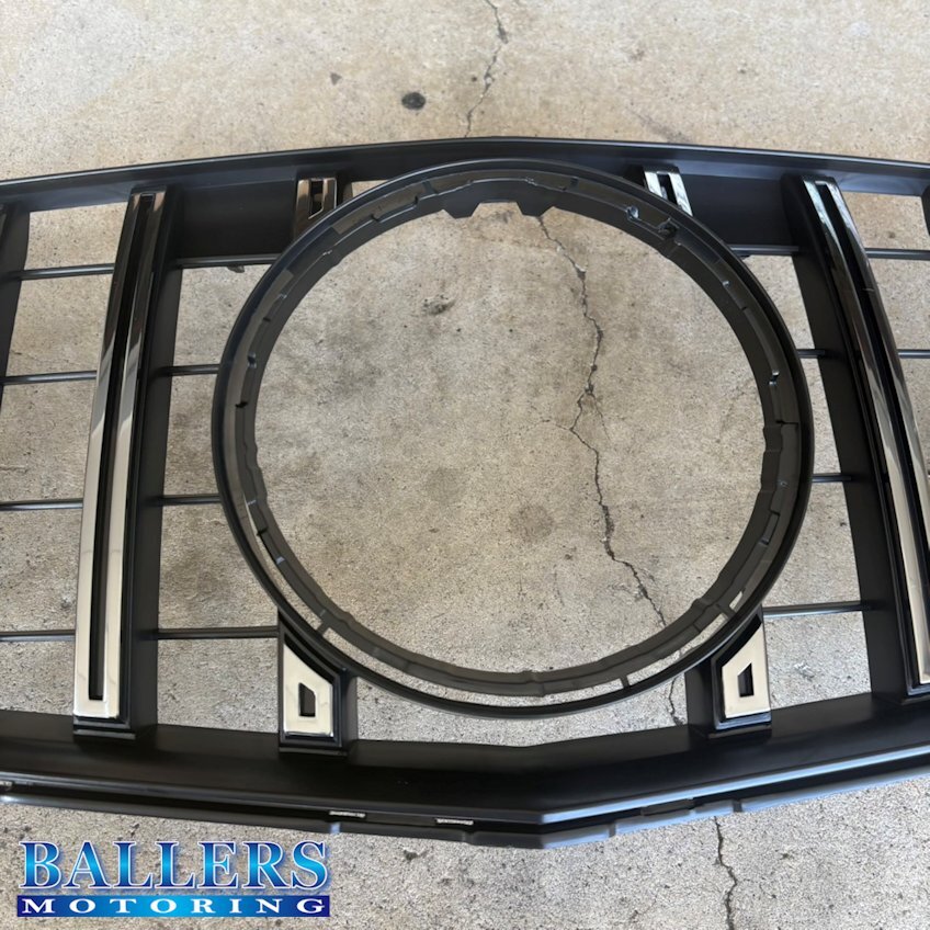 社外 パナメリカーナグリル メッキフィン BENZ Cクラス W204 S204 C204 C180 C200 250 フロントグリル 新品 未使用 B品_画像3