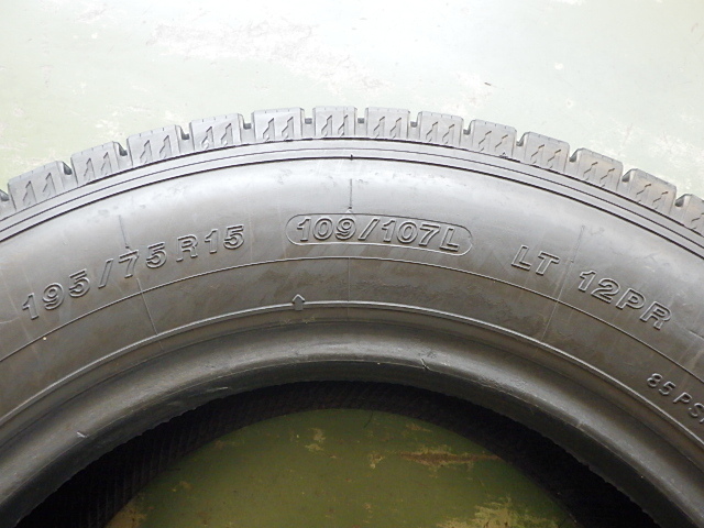 195/75R15 109/107L 12PR ヨコハマ YH 冬 アイスガード iG91 中古 8分山 4本セット スタッドレスタイヤ 日本製 195/75/15 195/75-15 L18994_画像2