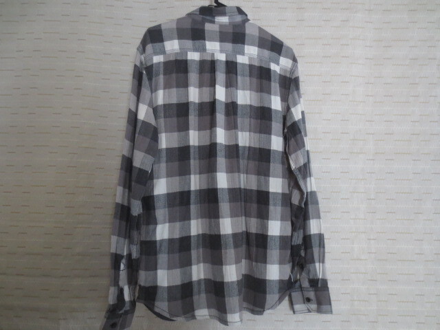 レターパックプラス発送 VANS バンズ チェック柄 長袖 ボタンシャツ グレー Lサイズ 着丈80㎝身幅56㎝_画像3