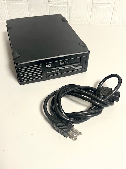 送料無料 HP 外付け DAT テープドライブ DAT160 Q1574A SCSI StorageWorks External Tape Drive / ヒューレッドパッカード製DAT TapeDrive
