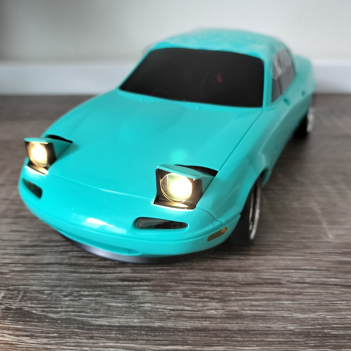ドリフト ラジコン 1/18スケール マツダ MX5 NC6 NC8 豪華版 ドリフト ラジコン 1/18スケール マツダ MX5 NC6 NC8 ジャイロ