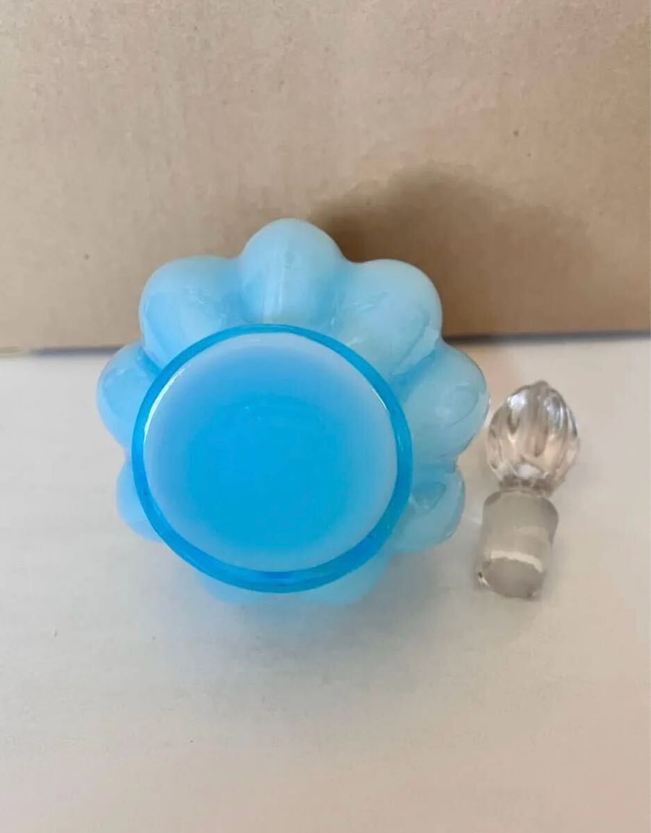 フェントン★パフュームボトル★オーバーレイ★メロン型★ミルクガラス★ベビーブルー ☆貴重☆美しい☆ヴィンテージ☆フェントン☆パフュームボトル