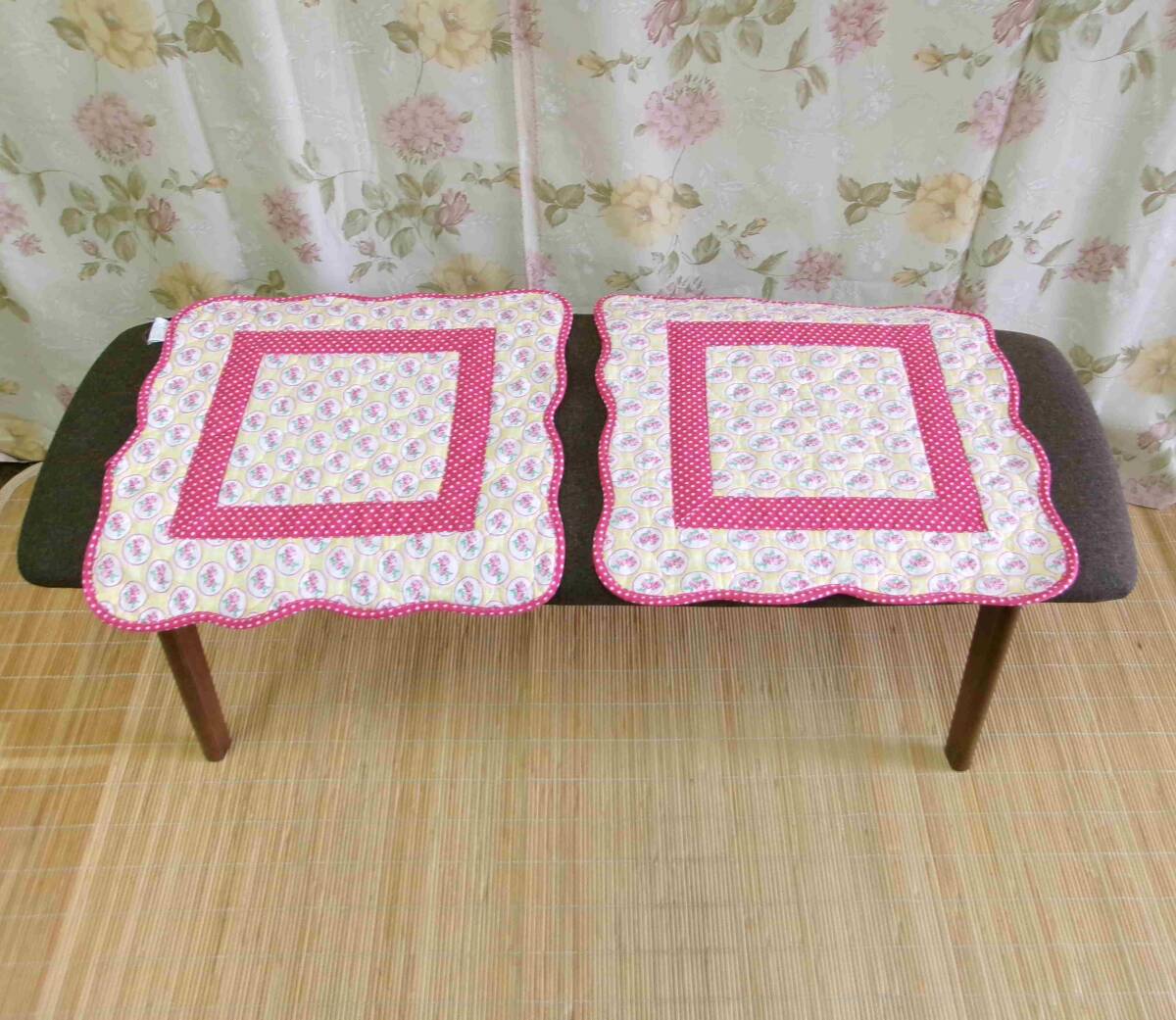 チェアマット　4枚組　綿100%生地　チェアシート　座布団　シートクッション　洗える　チェアパット　ピンク系　かわいい　在庫処分