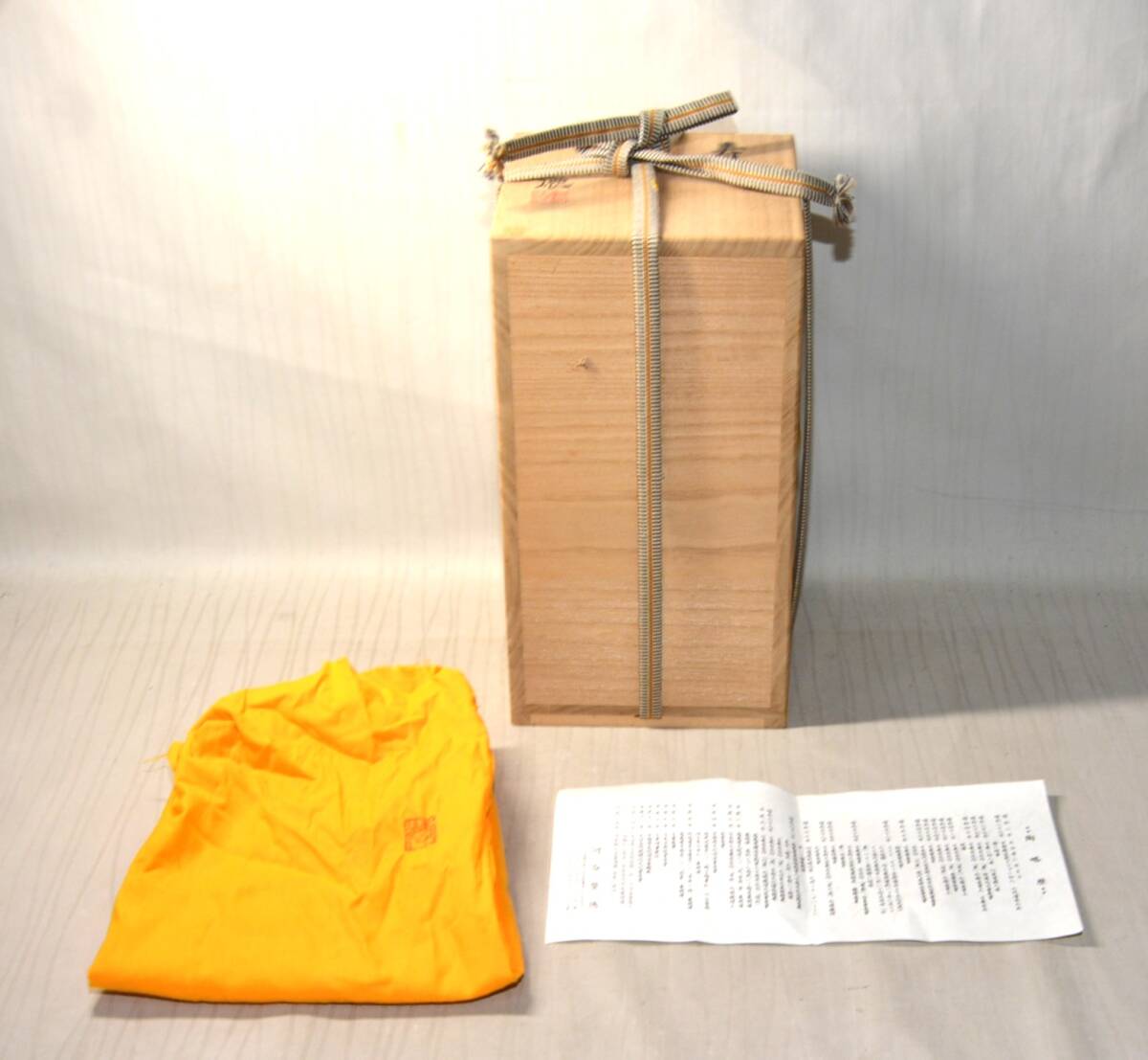 89* первый груз. * чайная посуда Kyoyaki река .. добродетель . обратная сторона . ваза [. сосна ] * вместе коробка вместе ткань не использовался прекрасный товар .. Shimizu шесть .. Kyoto city культура .. человек 