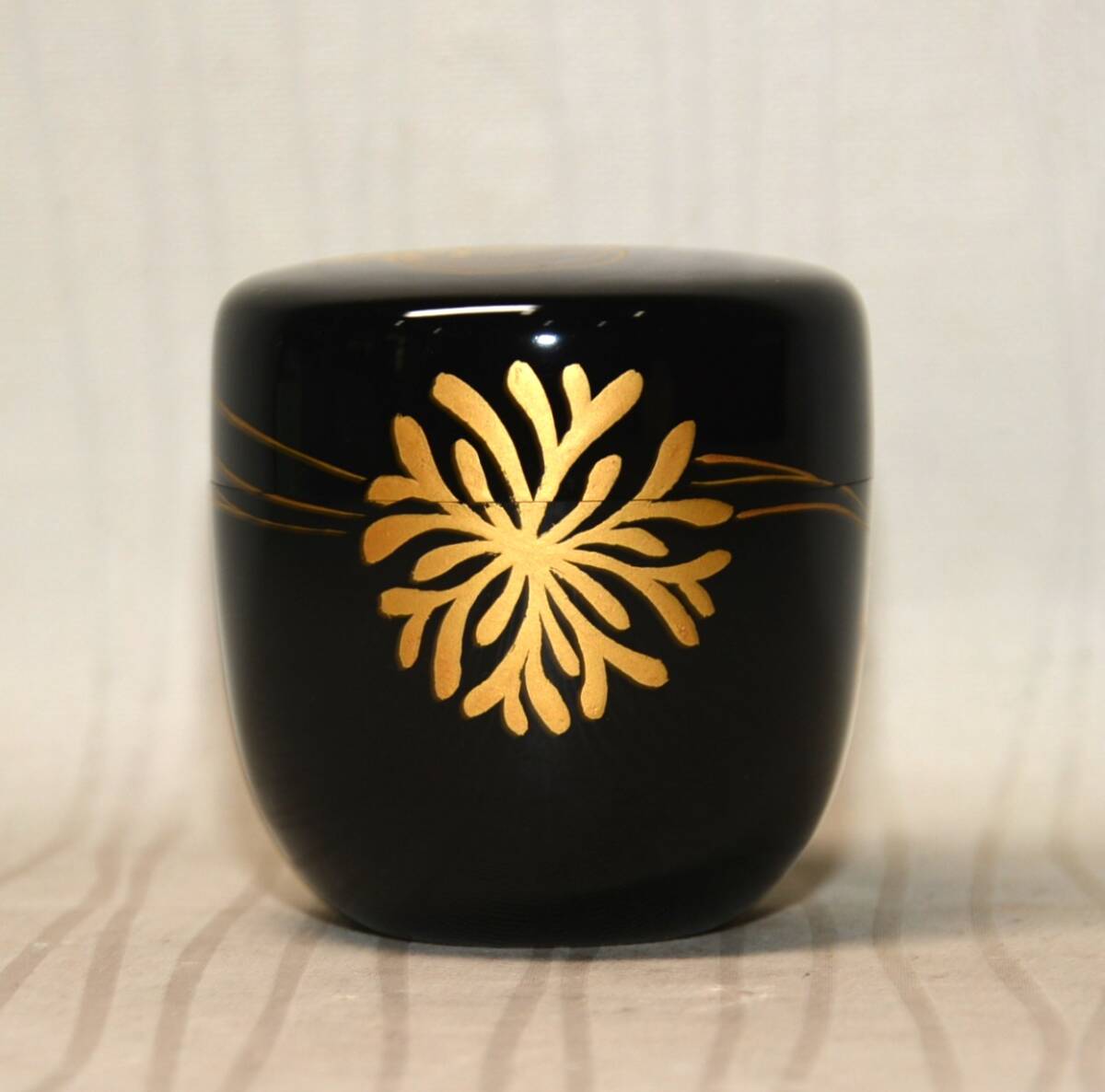 50◆初荷です ◆茶道具 加賀山中塗 井筒寛斎造 海松波蒔絵中棗 木製漆塗 ◆共箱 未使用美品_画像3