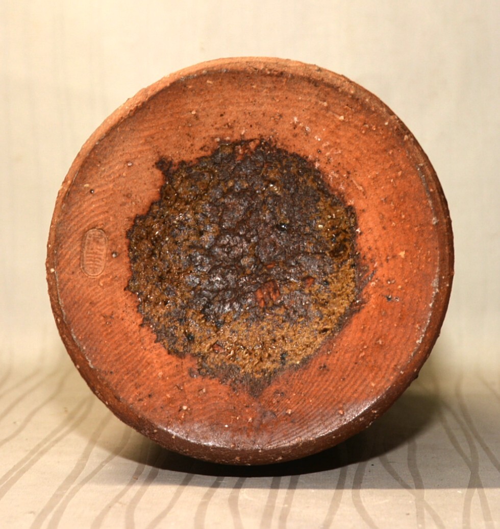 71◆初荷です ◆茶道具 萩焼 坂田泥華 萩白釉擂座花入 ◆共箱 口に一か所小ホツレあり_画像8