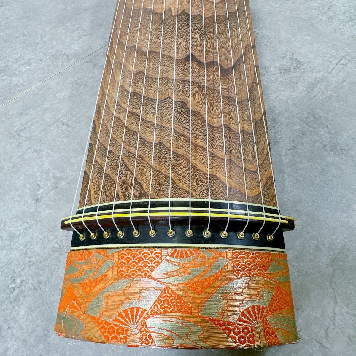 琴 13弦 並甲 上角巻 蒔絵 付属品 和楽器 すだれ彫り スタンド ケース 箏 琴 13弦 並甲 上角巻 蒔絵 付属品 和楽器 すだれ彫り スタンド