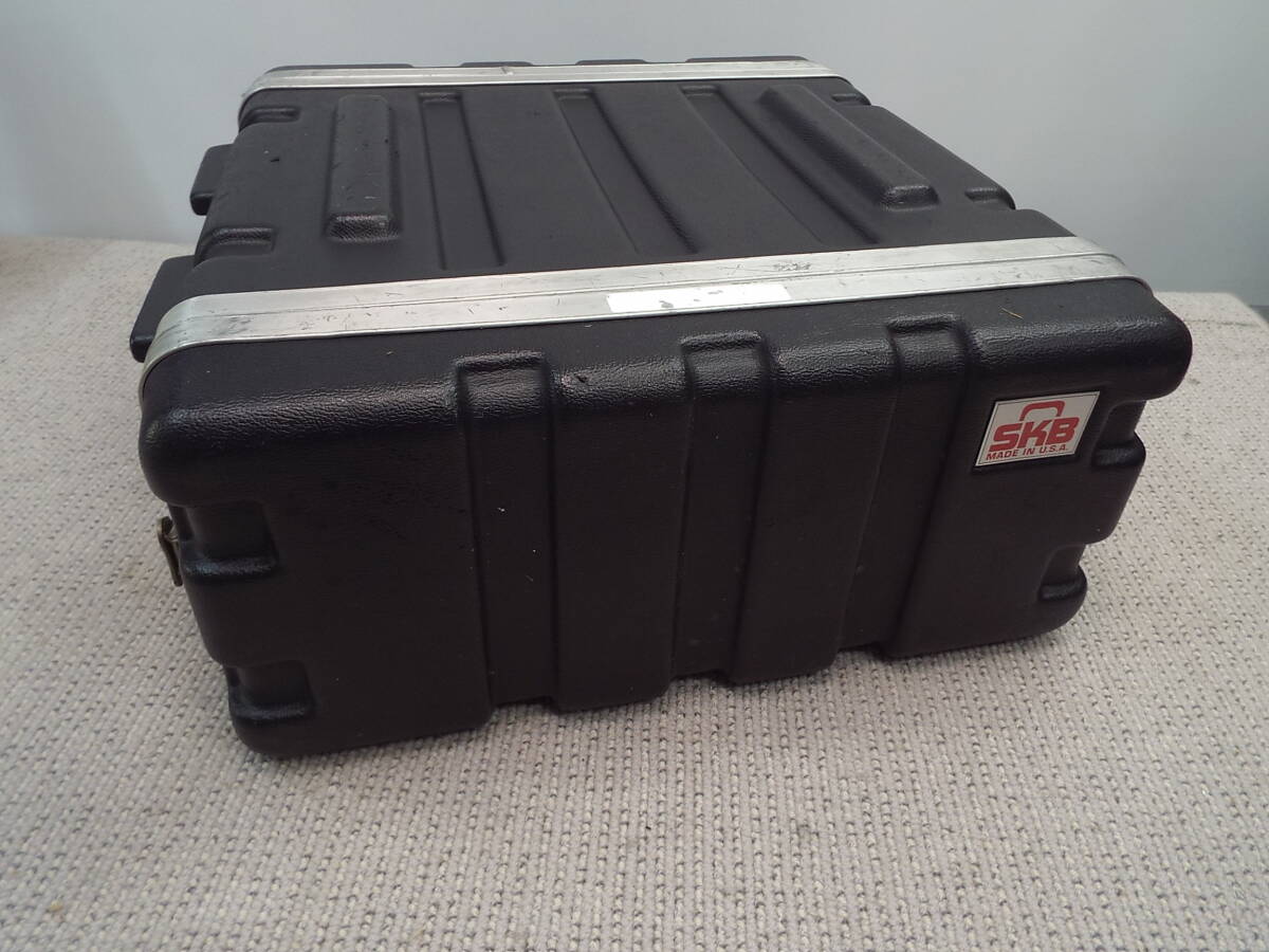 【送料込み】SKB ラックケース ハードケース 機材運搬用収納ケース 中古】 SKB 音響機材 収納 音響 ハードケース (ラック、ラック