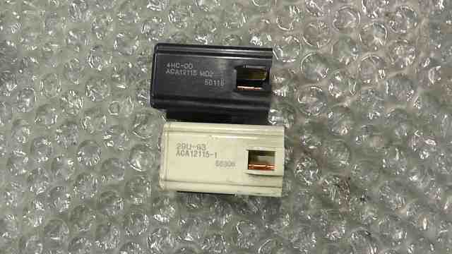 シグナス-X SR　SE12J-600xxx　の　リレー *1754617985　中古_画像1