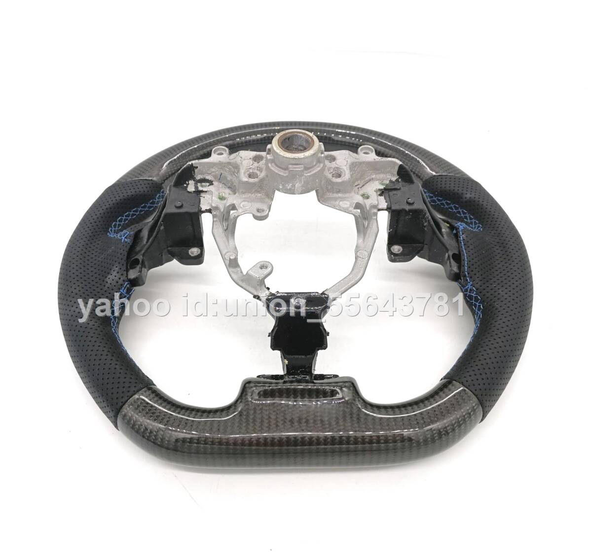 送料無料 レクサス IS20系 IS GSE20 IS250 300 350 リアルカーボン製・パンチングレザー製 ステアリング1個_画像5