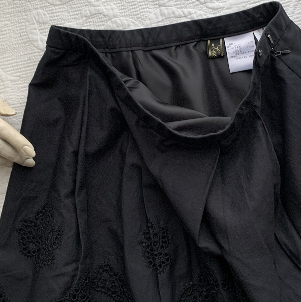 美品 レリアン Leilian　レース刺繍　綿コットン　フレアスカート 黒 ブラック　レーススカラップ　日本製　レディース　ボトムス_画像7
