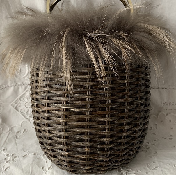 VIOLAd'ORO　ヴィオラドーロ　ファー＆バスケット バッグ　タヌキ毛皮　かご　天然素材　籠 ハンドバッグ　 婦人鞄 レディース_画像9
