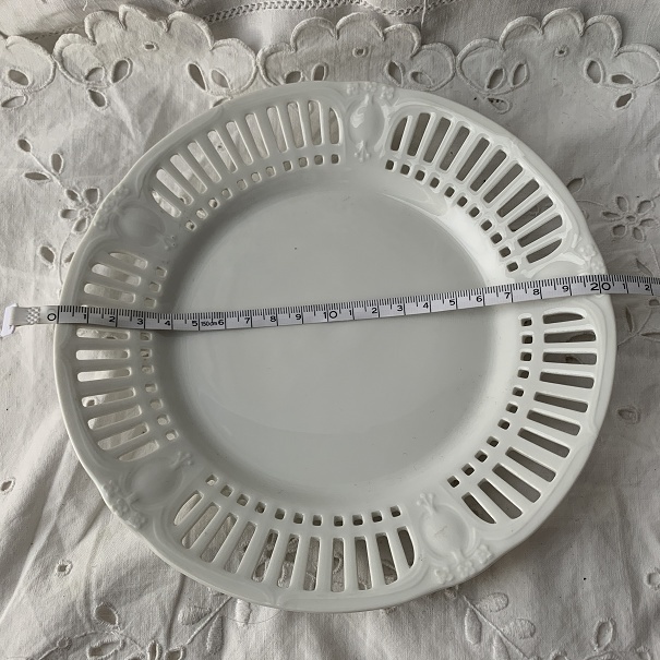 シューマン chimann germany 透かし皿　花　フラワー エンボス　かわいいプレート　白 ホワイト ドイツ　アンティーク 陶器　　_画像7