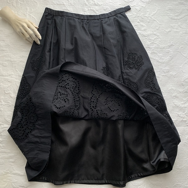 美品 レリアン Leilian　レース刺繍　綿コットン　フレアスカート 黒 ブラック　レーススカラップ　日本製　レディース　ボトムス_画像5