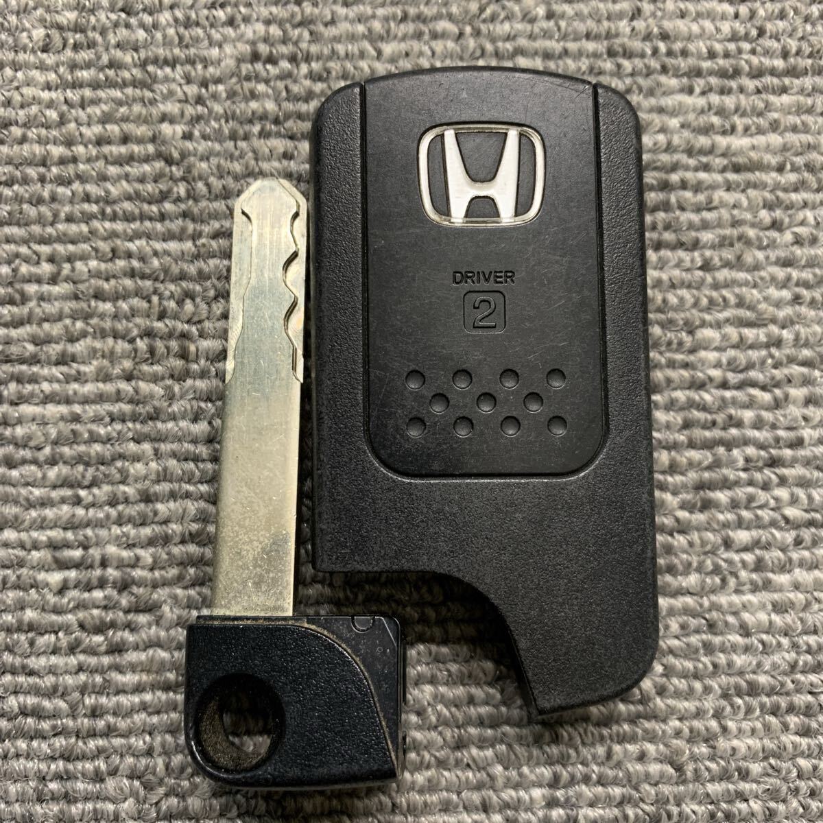 レジェンド等　ホンダ　純正　スマートキーレス リモコン 鍵　3ボタン 72147-SJA-J11 刻印V 動作確認済 クリック感有 F269_画像4