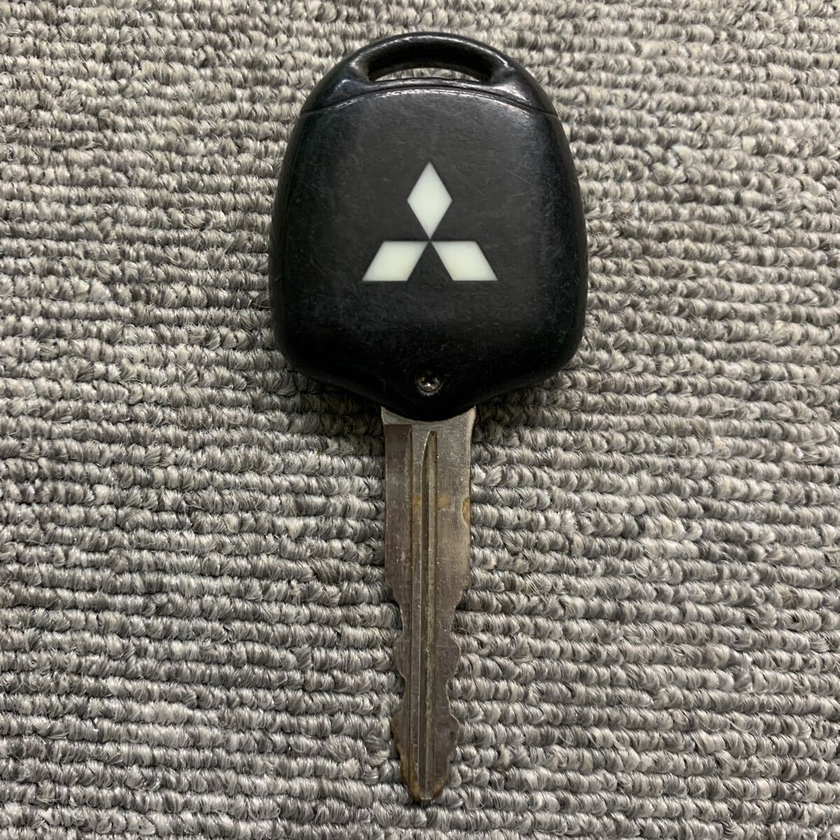 ekワゴン等 三菱　純正　キーレス　リモコン　鍵　3ボタン 刻印C 動(dòng)作確認(rèn)済　赤ランプ　クリック感有　F813