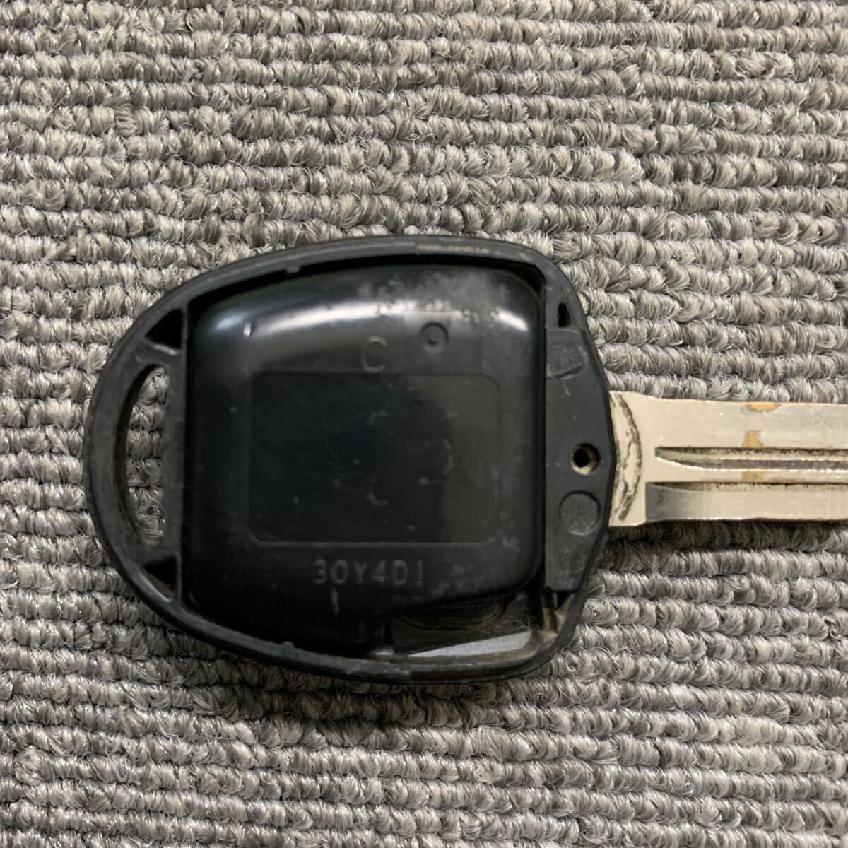 ekワゴン等 三菱　純正　キーレス　リモコン　鍵　3ボタン 刻印C 動(dòng)作確認(rèn)済　赤ランプ　クリック感有　F813