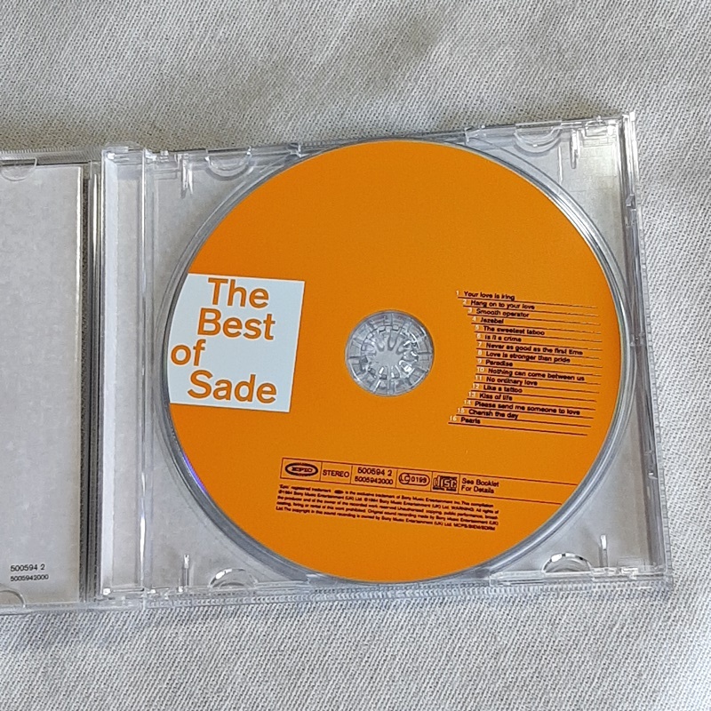Sade「The Best Of Sade」＊1994年リリース・ベスト盤　＊「KISS OF LIFE」「YOUR LOVE IS KING」「Smooth Operator」他、収録_画像4