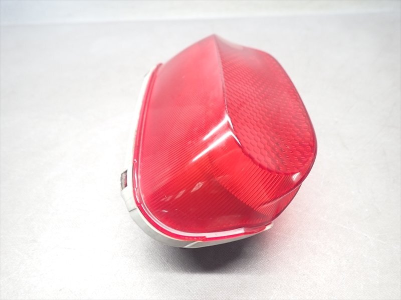 I1R7-0808 カワサキ ZZR1100 D型 テールランプ テールレンズ 純正 【ZXT10D-007～ 動画有】_画像2