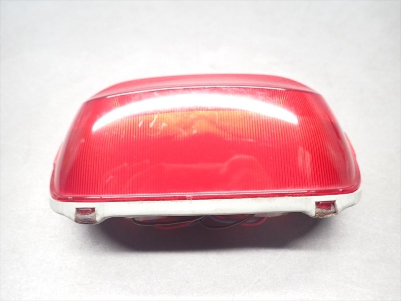 I1R7-0808 カワサキ ZZR1100 D型 テールランプ テールレンズ 純正 【ZXT10D-007～ 動画有】_画像3