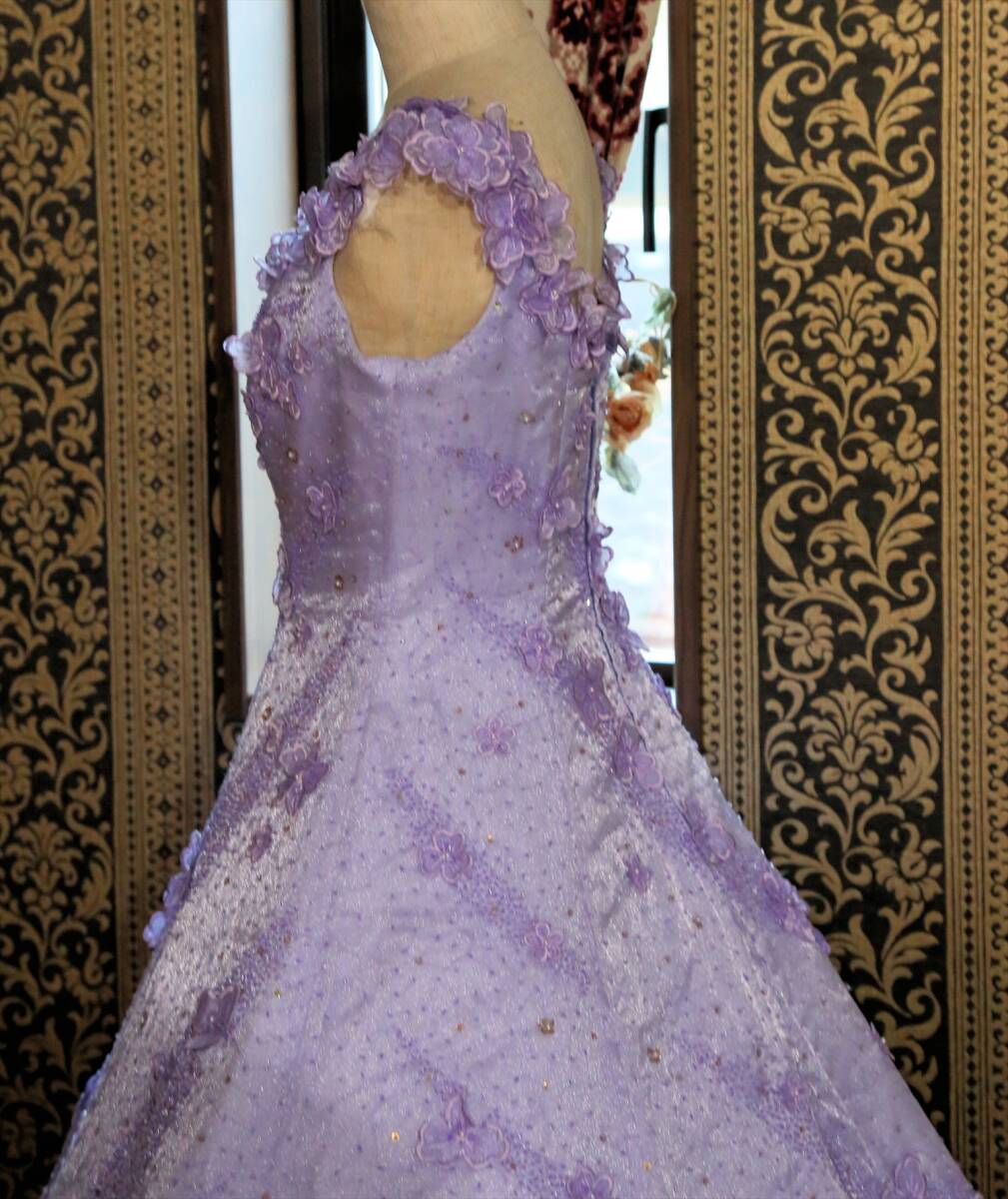 レンタル23万円だった高級ウエディングドレス9号Mサイズパープルカラードレス レンタル23万円だった高級ウエディングドレス9号Mサイズパープル