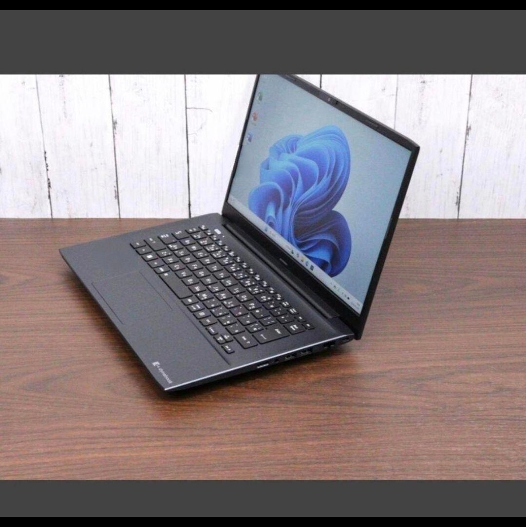Dynabook windows 11 i7 1255U 32GB 512GB