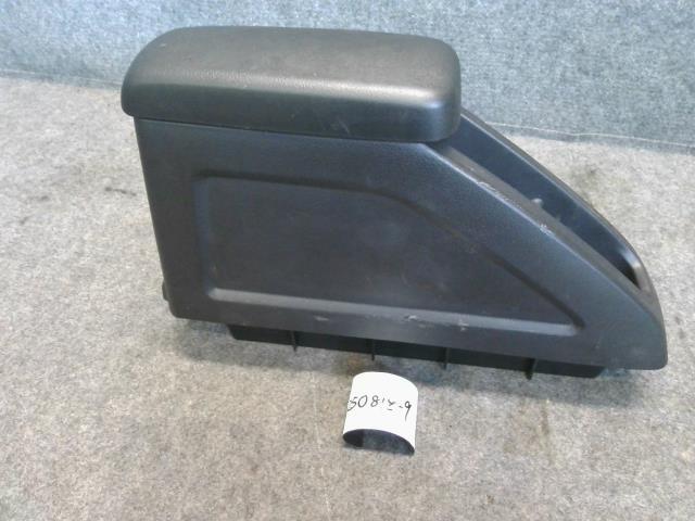 ノート DBA-E11 コンソールボックス 個人宅不可、OP品、同梱不可 即決品_画像1