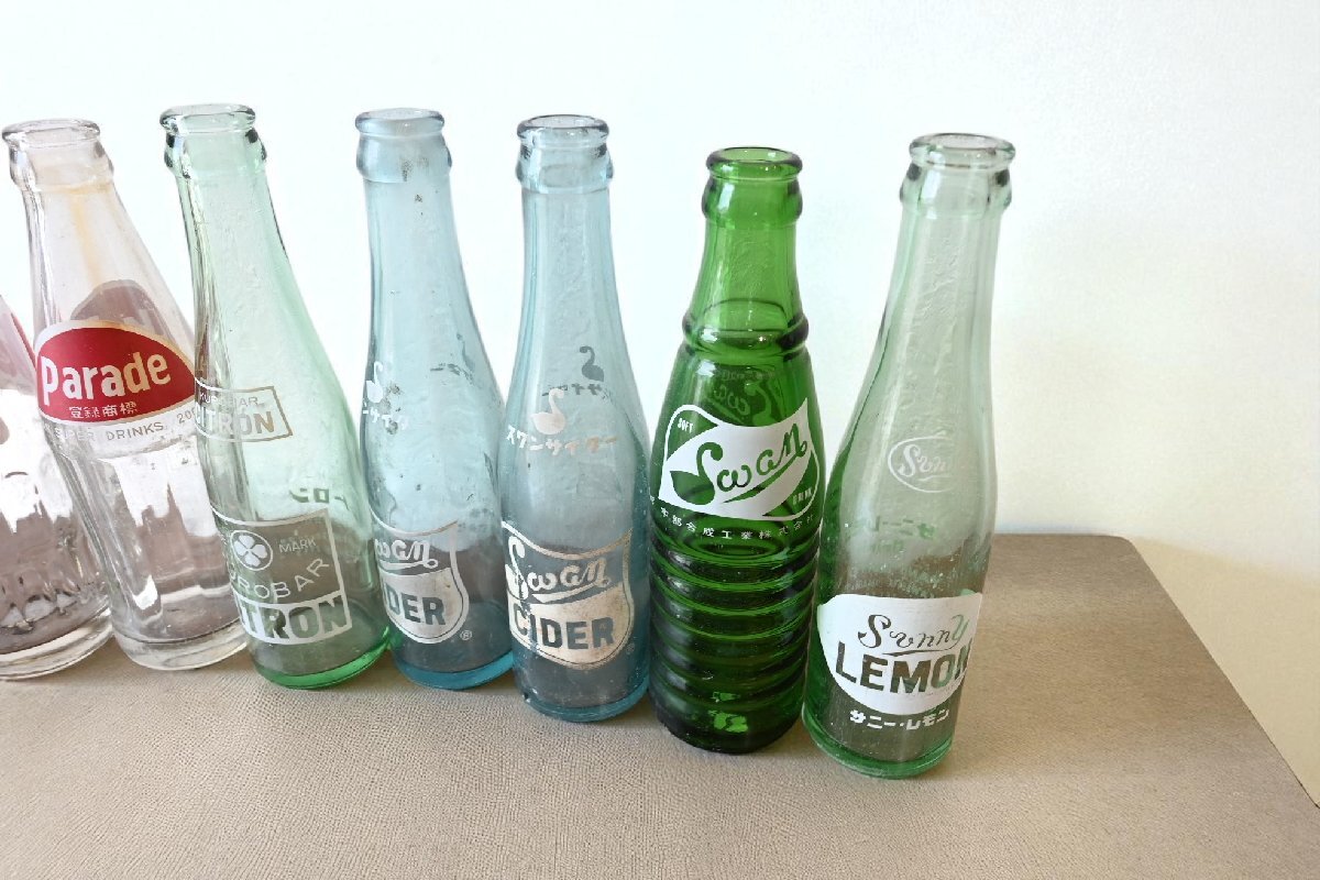 ○ドリンクの瓶　13點(diǎn)セット　LEMON LESCA　Swan　フラント　kurobar CITRON　レトロ　昭和　　古道具のgplus広島 2508i