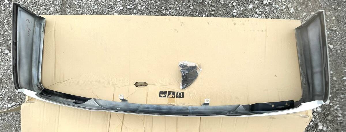 ヴォクシー用　 純正モデリスタＲスカート D2641-55310-A0 (中古品)　_画像1