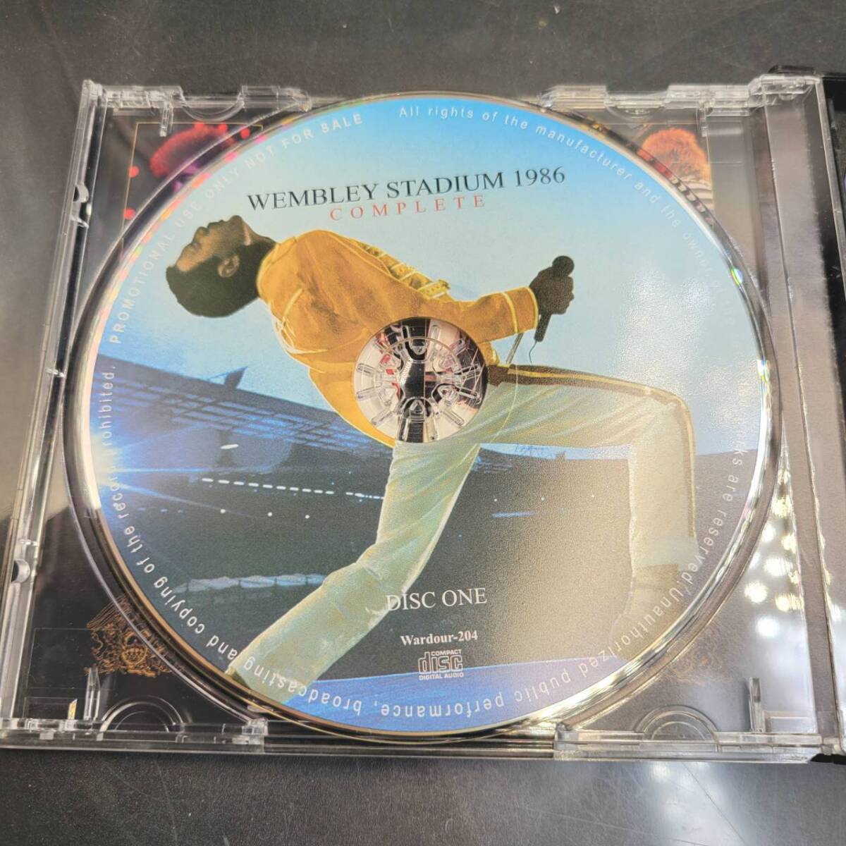③ QUEEN / WEMBLEY STADIUM 1986 / 4 CD ｜ クイーン / ウェンブリー・スタジアム 1986 ｜ ロック / ROCK / Wardour -204_画像4