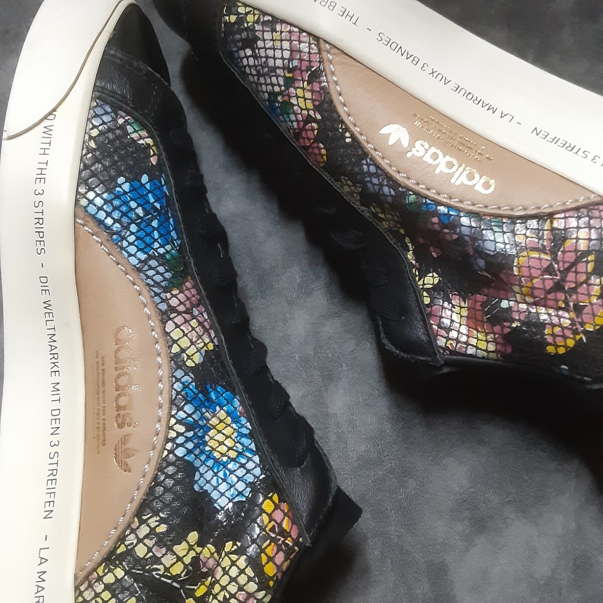 最値!希少海外!グラフィックフラワーデザイン!アディダス ロード レバー リマスタードスニーカー!コレクターズモデル!ブラック!黒白 27.5_画像6