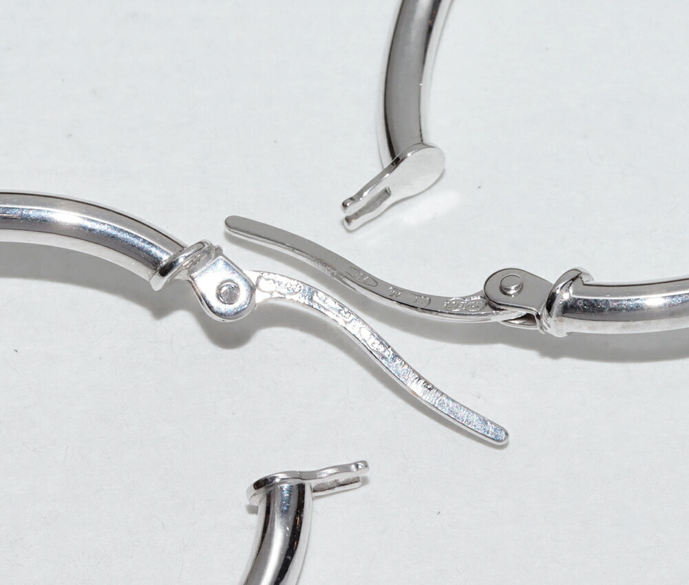 ウノアエレ ピアス K18WG フープピアス_画像4