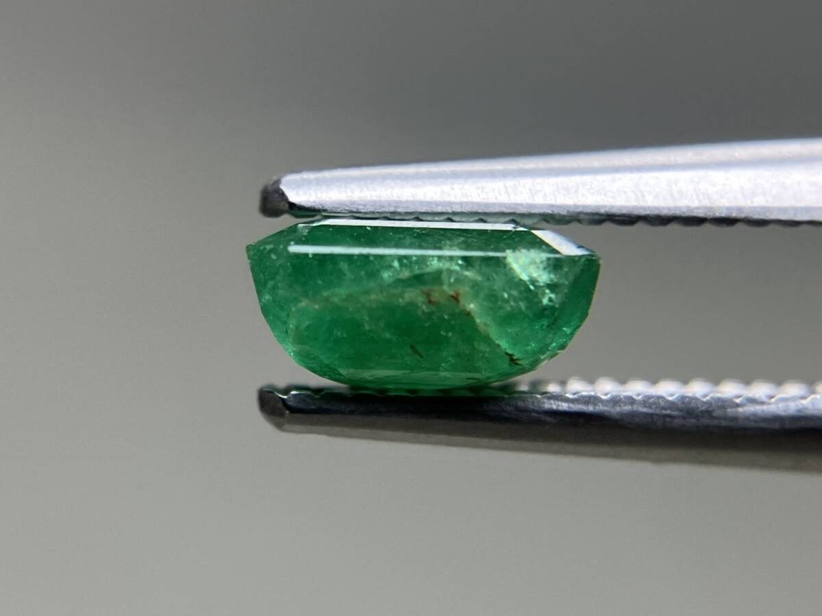 エメラルド 天然 1.176ct 中央宝石ソーティング付き 6.55×6.17×3.29 ルース( 裸石 ) 6330YY_画像6