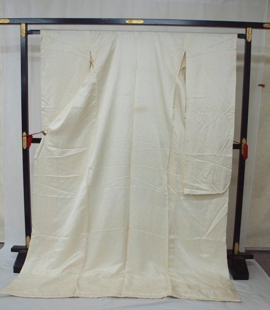 婚礼　掛下　0661　和装　花嫁衣装　アイボリー　紗綾型（中古）レターパック発送不可_画像1