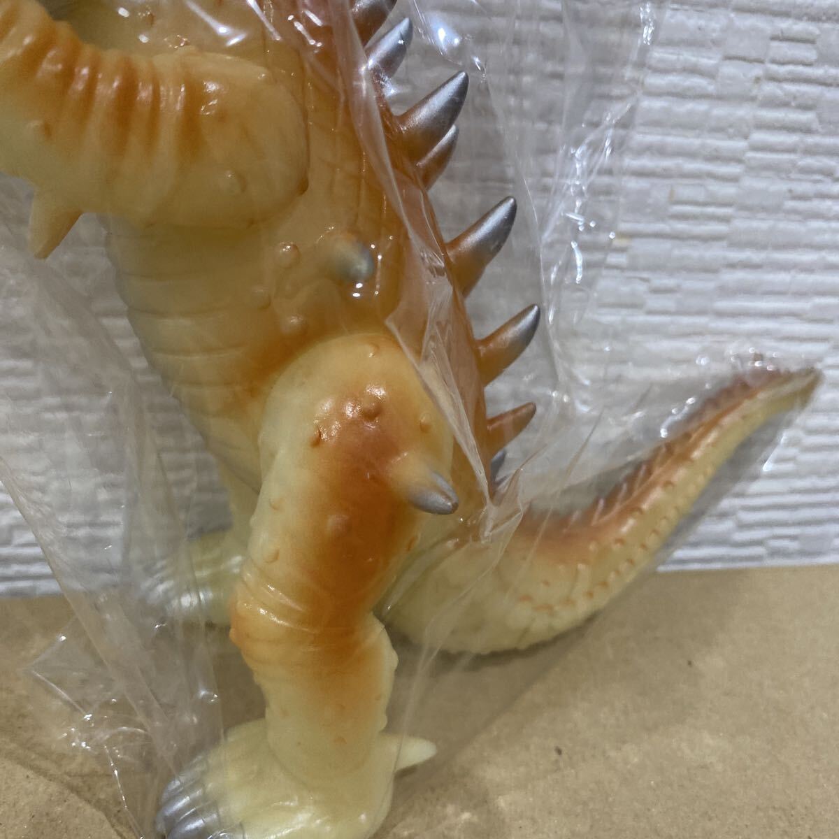 ■日東 バルゴン 蓄光 ソフビ / マルサン ④ マルサン 蓄光版 バルゴン ソフビ (ガメラ)｜売買された
