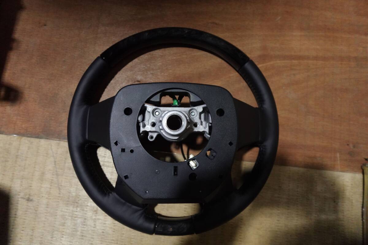 M8 トヨタ アルファード ヴェルファイア 30系 後期 ステアリング 黒木目 レザー_画像9