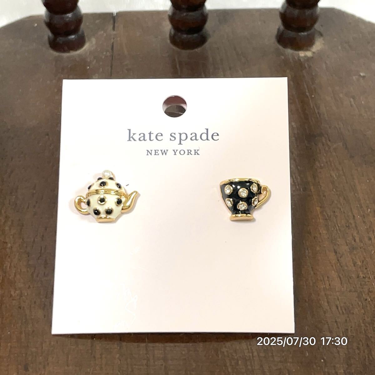 美品 kate spade ケイトスペード ティーポット ティーカップ ラインストーン ピアス イヤリング アクセサリー 装飾品 ファション 小物_画像1