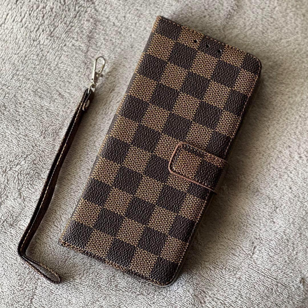 新入荷　SamSung Galaxy S25ケース 手帳型カード　収納カバー 茶ブラウン　お洒落　市松模様　格子柄　定期入れ　チェック柄　高級レザー_画像2