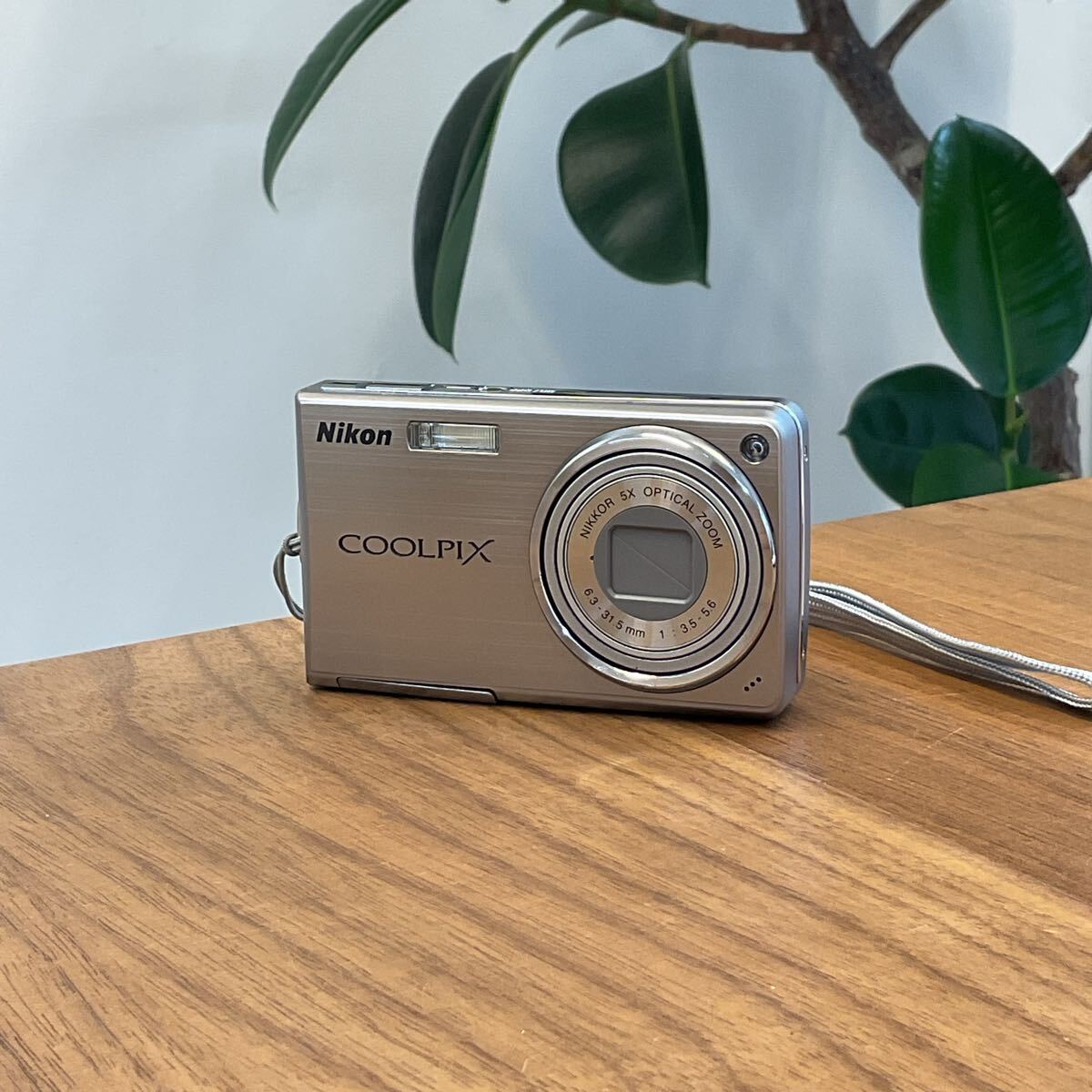 【美品】Nikon COOLPIX S550 デジカメ 本体 シルバー Amazon | Nikon デジタルカメラ COOLPIX (クールピクス) S550