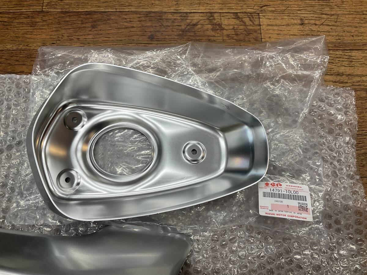 SUZUKI　GSX1300R　隼　EJ11A　マフラーリヤカバー　14791-10L00　純正　未使用　　　　　　　　　　　　　　　　　　　S:F0　2508_画像2