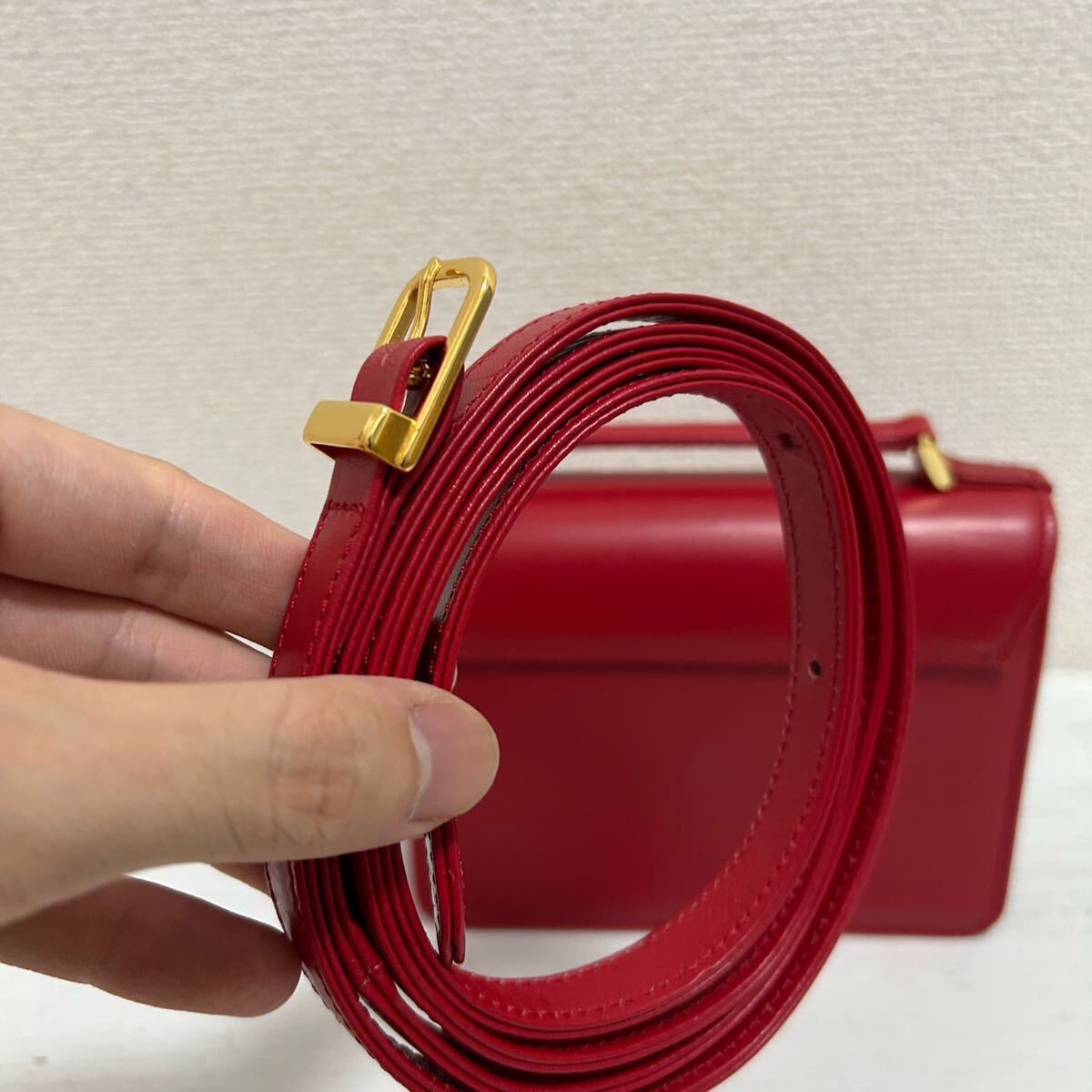 美品 Pinky & Dianne ピンキーアンドダイアン レディース ショルダーバッグ ハンドバッグ パーティーバッグ 赤色 ゴールド レザー ブランド_画像4