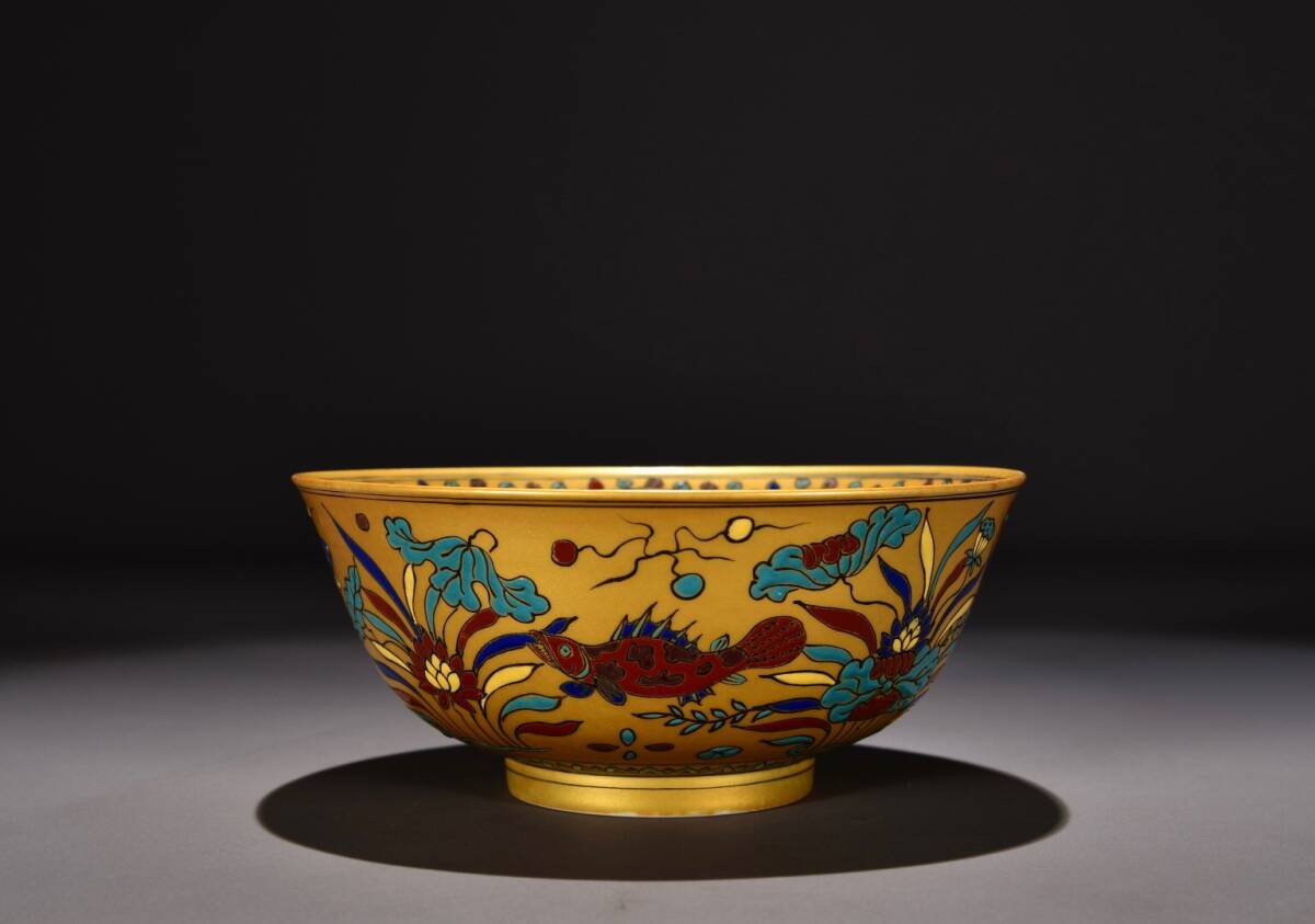 【M387】九谷焼 名工 橋田与三郎 細密赤絵金彩 花瓶 楼閣山水人物草花 花器 M387】九谷焼 名工 橋田与三郎 細密赤絵金彩 花瓶 高33.3cm 共箱 赤