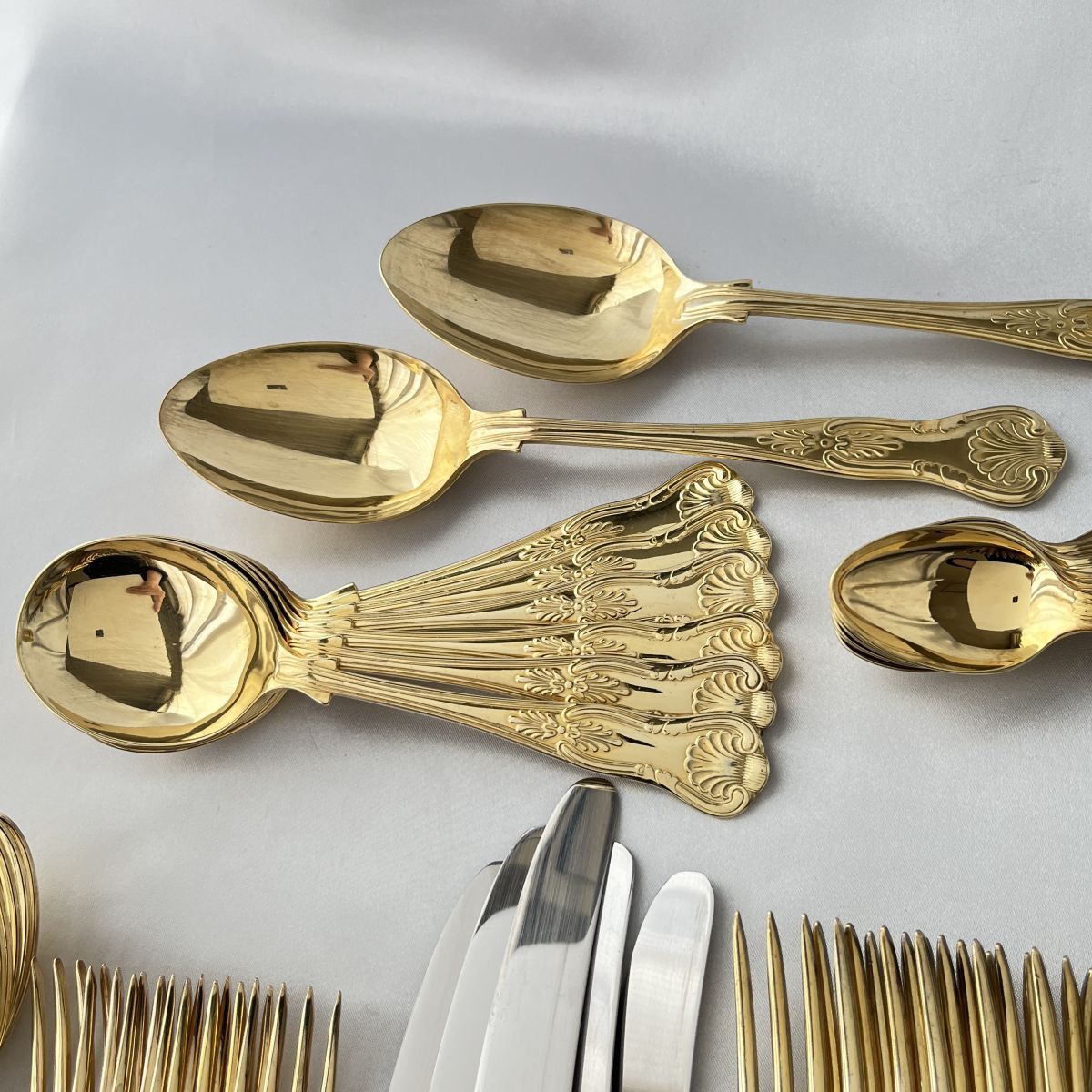 【英国】キングスパターンのディナーセット 44本組 【ゴールドプレート】 英国】キングスパターンのディナーセット 44本組 【ゴールド