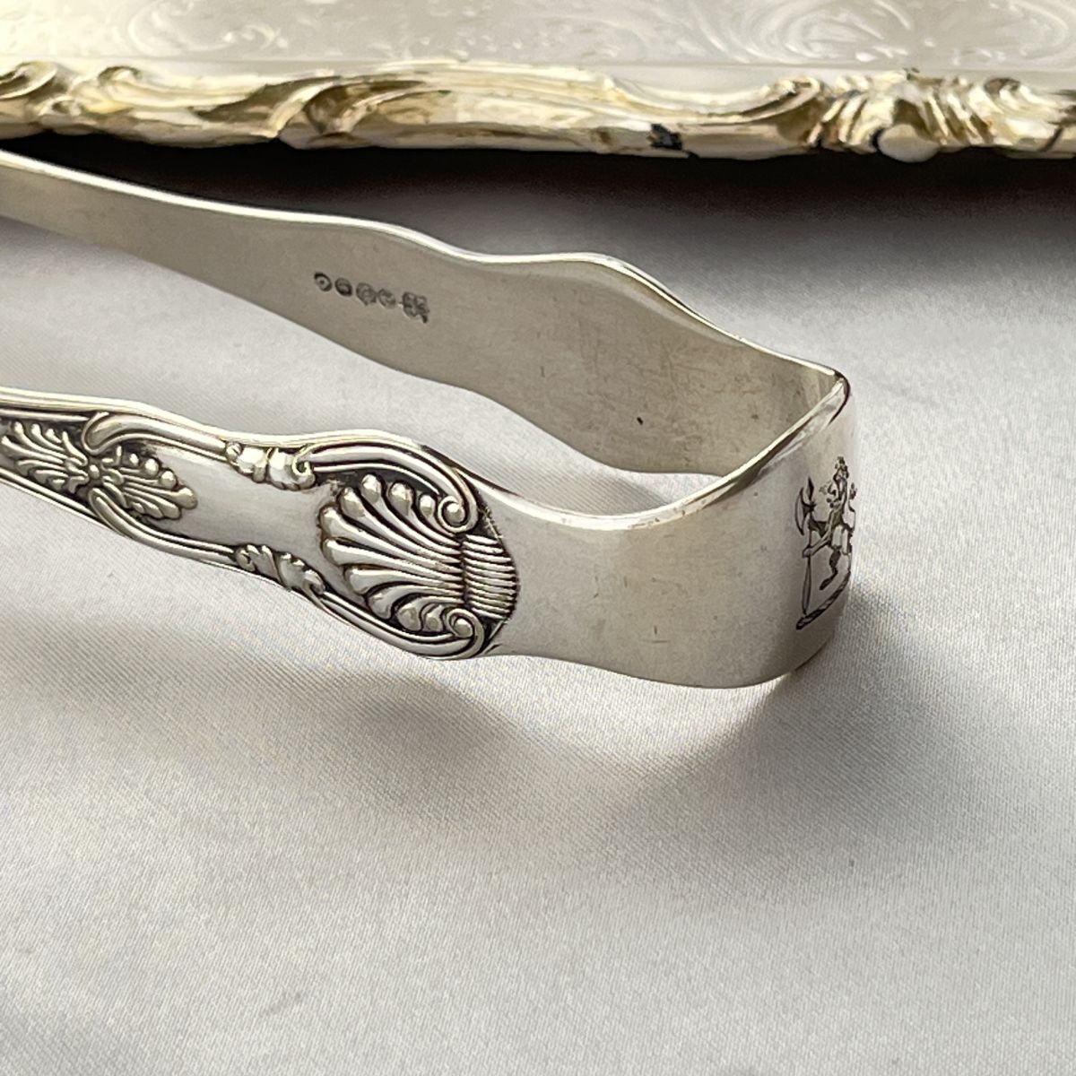 【英国】 キングスパターンのアイストング 【シルバープレート】 英国】 キングスパターンのアイストング 【シルバープレート】