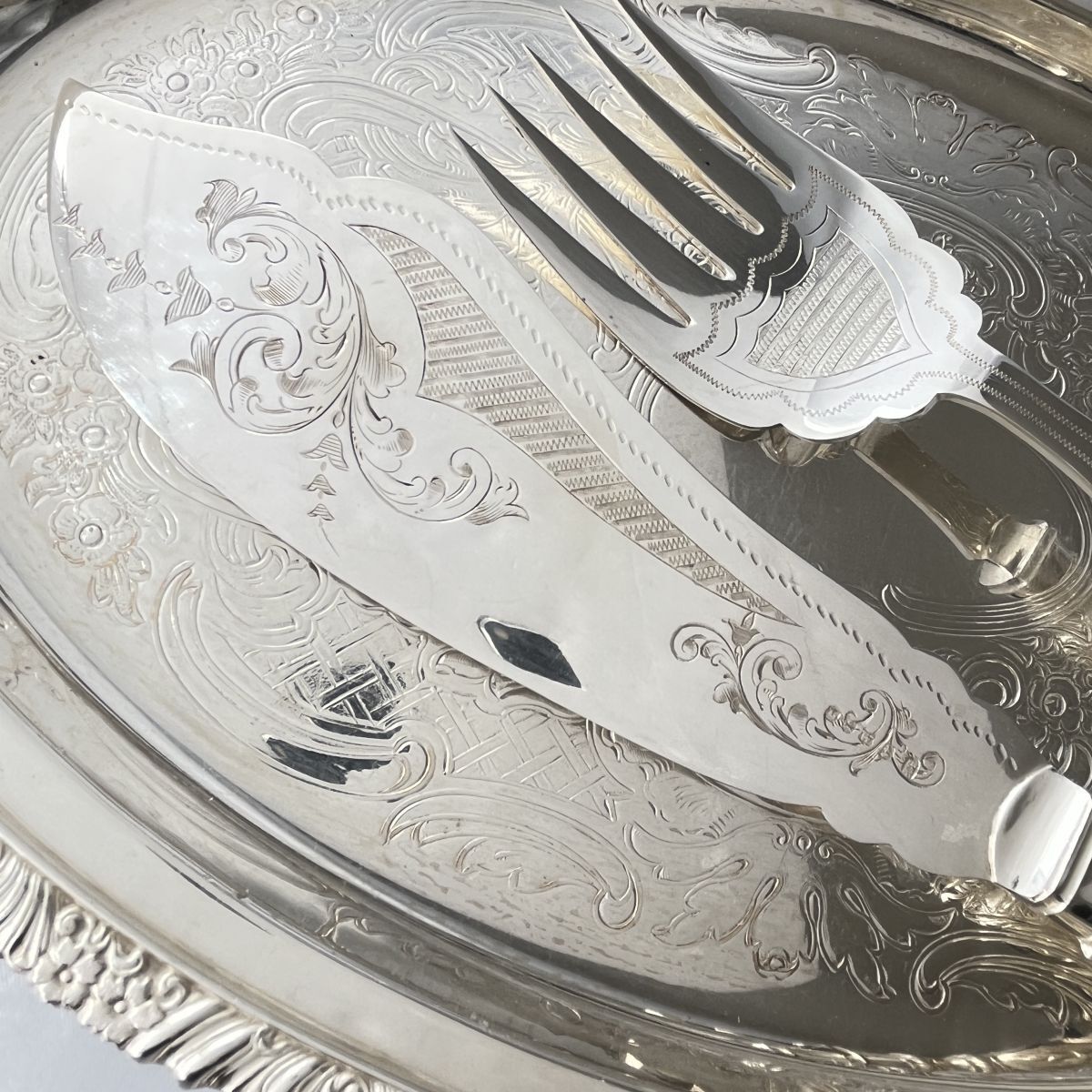 英国】 ビクトリアンのサーバー ペア【シルバープレート】 専用ケース