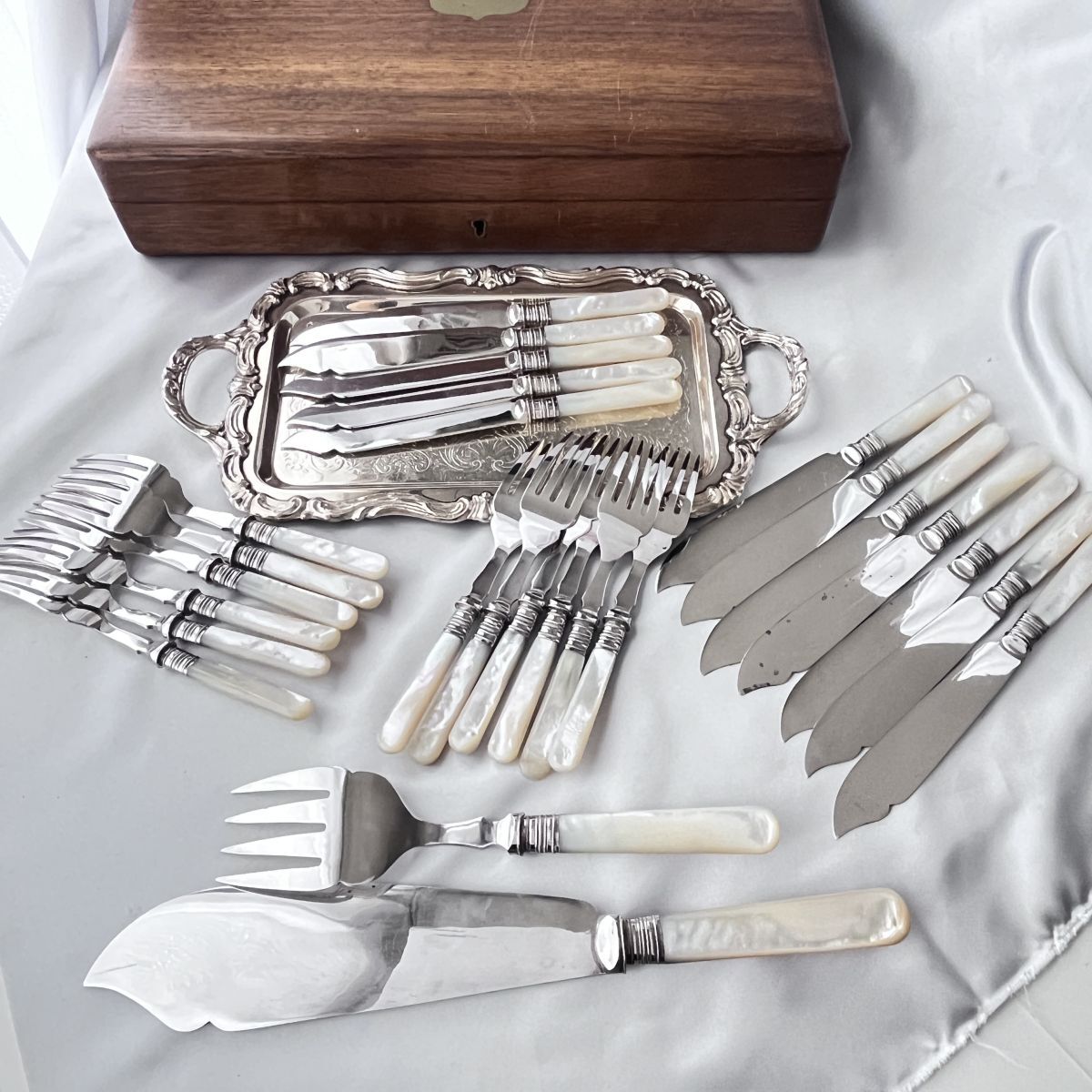 Walker & Hall】【白蝶貝 / 純銀継手】カトラリーセット